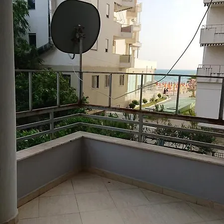 아파트 Apartament 20m Beachfront Near Kamelia 3 Durrës