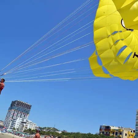 아파트 Apartament 20m Beachfront Near Kamelia 3 Durrës