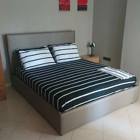 Apartament 20m Beachfront Near Kamelia 3 아파트 Durrës